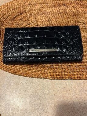 Brahmin Melbourne Cordelia Wallet in Black.